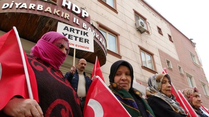 Ailelerin evlat nöbeti bin 230'uncu günde