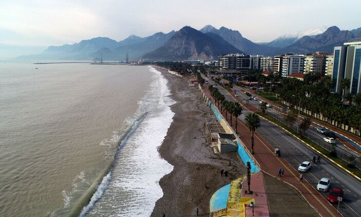 Antalya’da yağmur ve fırtına yerini güneşli havaya bıraktı #2