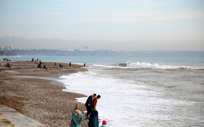 Antalya’da yağmur ve fırtına yerini güneşli havaya bıraktı #6