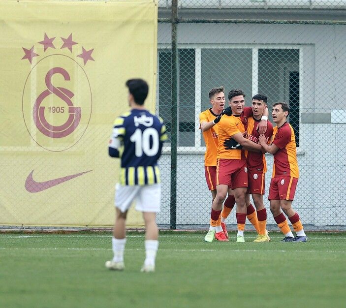 U19'da Galatasaray, Fenerbahçe'yi farklı geçti