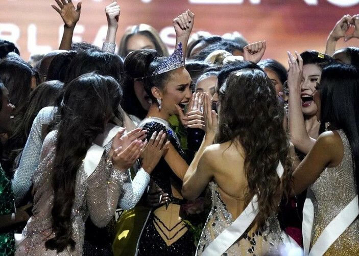 Miss Universe birincisi tarihe geçti