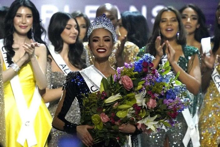 Miss Universe birincisi tarihe geçti