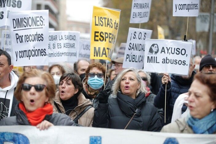 İspanya’da, sağlık çalışanları gösteri yaptı