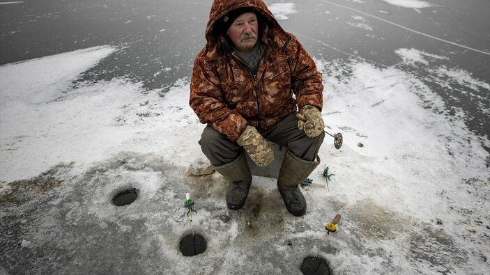 Ukraynalılar, savaşın stresini balık tutarak atmaya çalışıyor
